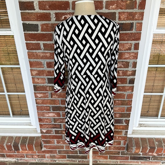 White House Black Market Geometric Print Dress - Picture 5 of 7
